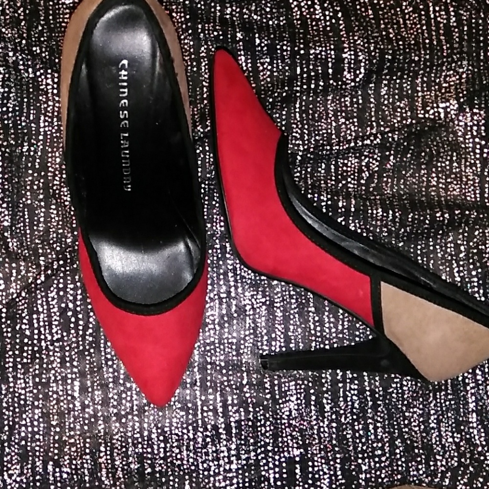 Chinese Laundry Color Block Pump